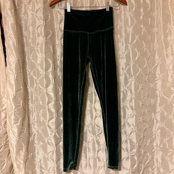 Beyond Yoga Velvet Motion High Waisted Midi Legging Green - Picture 3 of 11